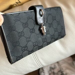 Authentic Gucci black wallet!
